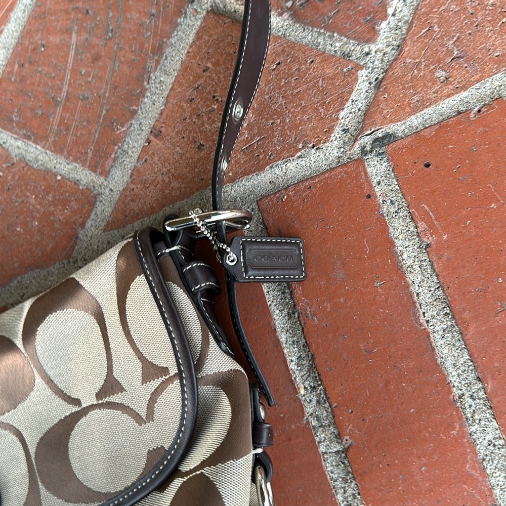 ➰Coach Brown Signature Shoulder Bag. Like new condition. Vintage. - Picture 7 of 15